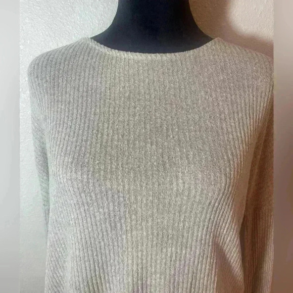 Lucky Brand Gray SOFT Ribbed Sweater with Tie-Sleeves - Size M - Picture 2 of 8